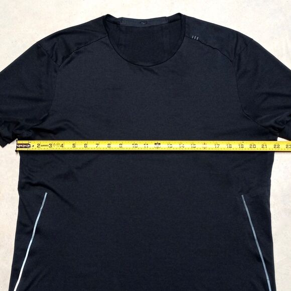 Lululemon Performance Shirt Men’s Size LARGE Black Gym Workout Stretch Gorpcore - Picture 6 of 6